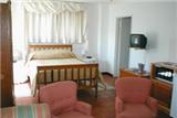  Vacation Hub International | Robin's Nest Room