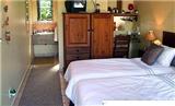  Vacation Hub International | Dick King Lodge B&B Room