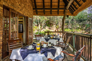  Vacation Hub International | Blue Jay Lodge Room