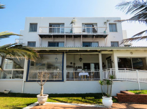  Vacation Hub International | Tradewinds Lodge B&B Room