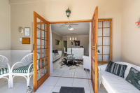  Vacation Hub International | Montagu Four Seasons Room