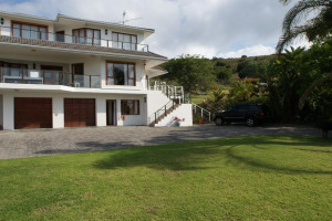  Vacation Hub International | Happy Hill Guest House Room