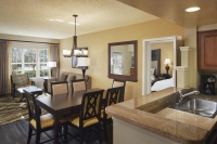 Vacation Hub International | Hilton Grand Vacations at SeaWorld Room