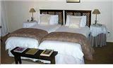  Vacation Hub International | The Cradock House Room