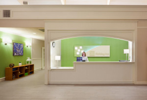  Vacation Hub International | Holiday Inn Cape Cod-Falmouth Room