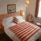  Vacation Hub International | Holiday Inn Belfast City Centre Room