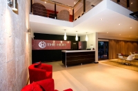  Vacation Hub International | The Hub Boutique Hotel Room