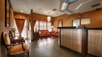  Vacation Hub International | Best Western Airport Plaza Inn Room