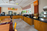  Vacation Hub International | Holiday Inn Express Cardiff Bay Room