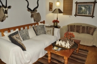  Vacation Hub International | Cranes Nest Guest House @ 212 Room