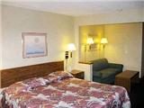  Vacation Hub International | Economy Inn and Suites Room