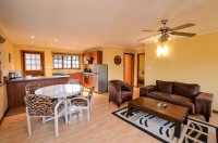  Vacation Hub International | White House Lodge Room