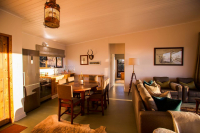  Vacation Hub International | Three Tree Hill Lodge Room