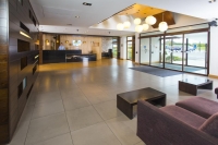  Vacation Hub International | Holiday Inn Express London Epson Downs Room