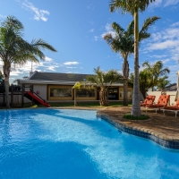  Vacation Hub International | Sunshine Bay Beach Club Room
