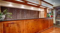  Vacation Hub International | Best Western John Muir Inn Room