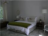  Vacation Hub International | De Trafford Garden Cottage Room