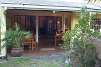  Vacation Hub International | Lalapanzi Guest House Room