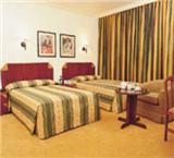  Vacation Hub International | The Days Inn Room