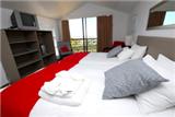  Vacation Hub International | A View On Hollywood Room
