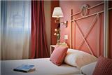  Vacation Hub International | Murillo Room