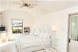  Vacation Hub International | Villa Blu Room