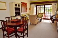  Vacation Hub International | Lake Pleasant Living Room