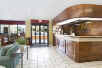  Vacation Hub International | Orlando Continental Plaza Hotel Room