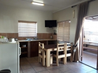  Vacation Hub International | Gansbaai Town Lodge Room