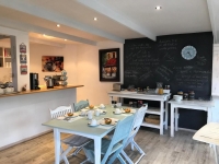  Vacation Hub International | Sixteen Guest House On Main Room