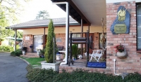  Vacation Hub International | Abbots Cove Bed & Breakfast Room