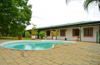  Vacation Hub International | Lalamo Guesthouse Room