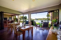  Vacation Hub International | River Place Manor Room