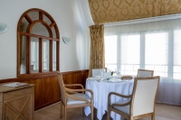  Vacation Hub International | Royal Garden Champs Elysees Room