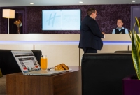  Vacation Hub International | Holiday inn Express Greenwich Room