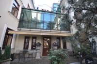  Vacation Hub International | Hotel Wawel Room
