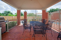  Vacation Hub International | CANDLEWOOD SUITES HOUSTON WILLOWBROOK Room