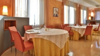  Vacation Hub International | Best Western Cavalieri Della Corona Room