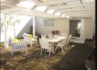  Vacation Hub International | The Seagull Hermanus Room