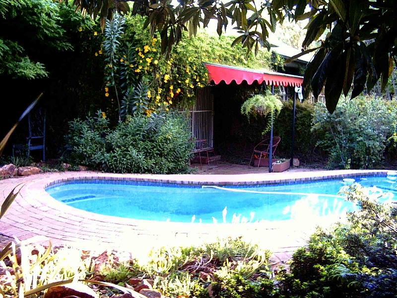  Vacation Hub International | Cozy Cottage Bed & Breakfast Room