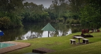  Vacation Hub International | River Cottages Room