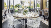  Vacation Hub International | Heston Hyde Hotel Room