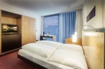  Vacation Hub International | INNSIDE DÜSSELDORF SEESTERN Room