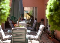  Vacation Hub International | Lynnridge Geust house Room