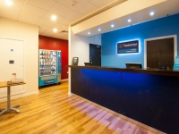  Vacation Hub International | Travelodge London Stratford Hotel Room
