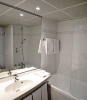  Vacation Hub International | ART Hotel Paris Est Room