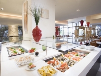  Vacation Hub International | Mantra on View Hotel Room