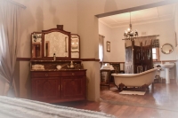  Vacation Hub International | Linwood Guest Farm Room