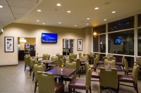  Vacation Hub International | Holiday Inn Express Philadelphia Penns Landing Room