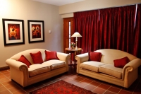  Vacation Hub International | Chez Paris Room